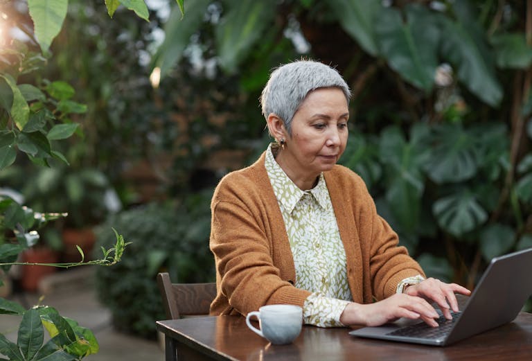 Strategic guide for Medicare while working past 65 and the 20 employee rule